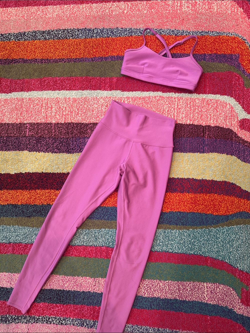 Alo Yoga Airlift Intrigue Set